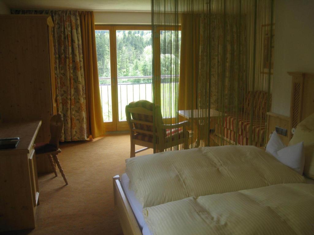Tourist Hotel Boehm Schoenau am Koenigsee Room photo