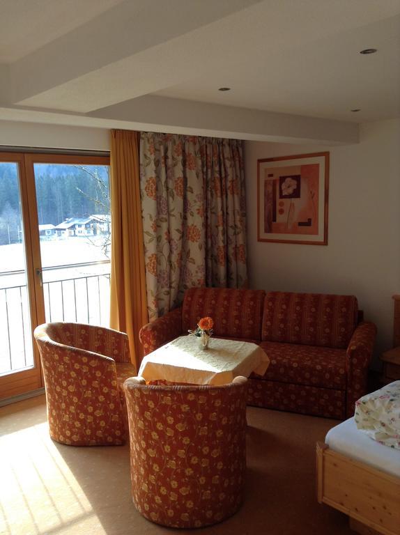 Tourist Hotel Boehm Schoenau am Koenigsee Room photo