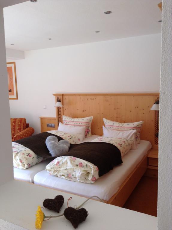 Tourist Hotel Boehm Schoenau am Koenigsee Room photo