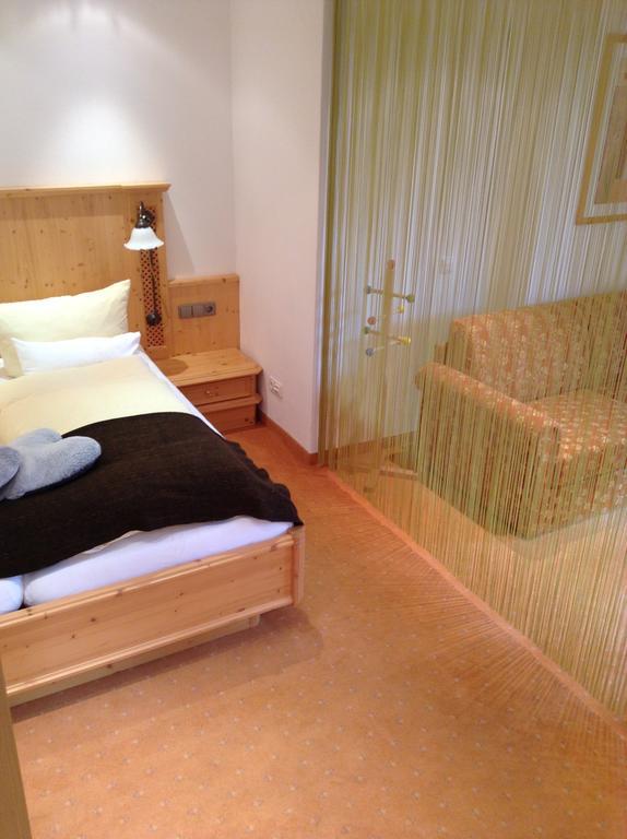 Tourist Hotel Boehm Schoenau am Koenigsee Room photo