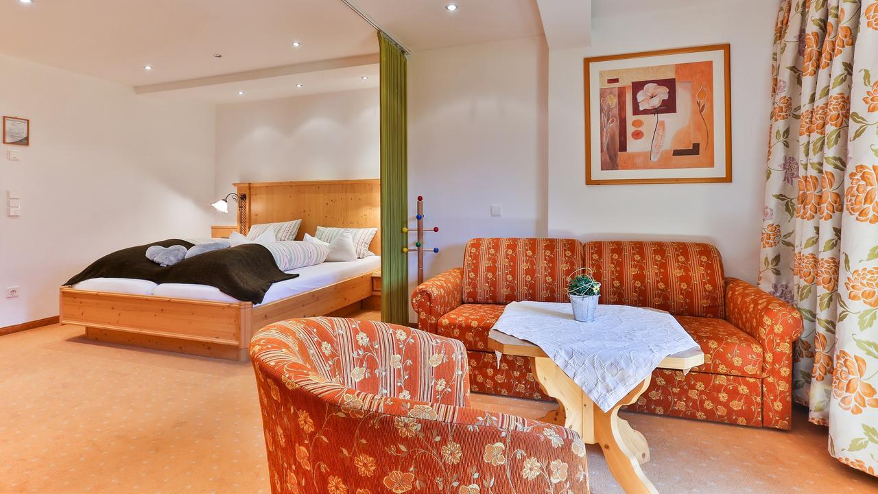Tourist Hotel Boehm Schoenau am Koenigsee Exterior photo